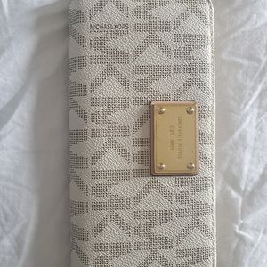 Michael Kors wallet